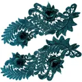 Detailaufnahme der 3D-Stickerei-Blumenaufnäher aus waldgrüner Spitze für Textilien und DIY-Mode - Ein Paar (2 Stück) / Dunkelgrün