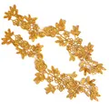 Nahaufnahme von goldenen Stickerei-Spitzenbesatz-Blumen-Patches für elegante Kleidung - Ein Paar / Goldkaffee