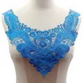 Vue détaillée d'un col en dentelle bleu vif soluble dans l'eau pour couture de vêtements DIY - Bleu Saphir