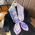 Elegante foulard quadrato in seta con stampa floreale, foulard da donna 90cm per stile chic. - 23231 Immagine Principale