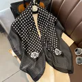Foulard di seta nero e bianco a pois elegante fazzoletto da collo accessorio moda donna chic - 23221 Immagine Principale