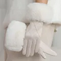 Elegant white winter gloves with plush faux fur cuffs and quilted stitch detail. - Grid Pattern Fur Cuff Style / Off White