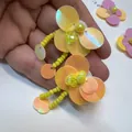 DIY χειροποίητα λουλούδια παγιέτας για τσόκαρα και καπέλα. Λαμπερές χάντρες εφαρμογές. - Γαλακτώδες λευκό