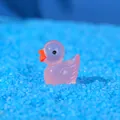 Mini figura di anatra luminosa in resina per decorazione micro paesaggio, colore rosa. - Stile I