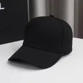 Classico berretto da baseball nero tinta unita, cappello parasole elegante e versatile. - Taglia Unica (54-58cm) / Nero