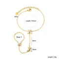Gros plan du bracelet de doigt papillon en acier inoxydable plaqué or avec dimensions - Style Papillon (BL20140AG)