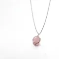 Elegante collar con colgante de cuarzo rosa minimalista con una fina cadena de plata - Cuarzo rosa