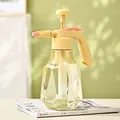 Lichtgele handmatige drukspuitfles met gefacetteerde kristallen behuizing voor tuin en huis. - 1.5L / Geel