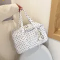 Elegante borsa Boston bianca a pois neri leggera con grande capacità per viaggi e pendolari - senza ciondolo / Bianco