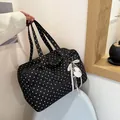 Borsa da viaggio Boston nera a pois bianchi con un simpatico ciondolo a forma di cuore - senza ciondolo / Nero