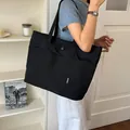 Μεγάλη μαύρη τσάντα tote για γυναίκες, μινιμαλιστική νάιλον τσάντα ώμου για δουλειά - Ένα μέγεθος / Μαύρο