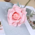 Kunstmatige roze rozenbloem detailopname, perfect voor huisdecoratie, bruiloften en arrangementen. - Roze