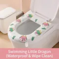 Wasserdichte und waschbare Toilettensitzauflage mit süßem Drachen-Cartoon-Design - Schwimmender Drache Design