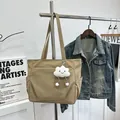 Grande borsa tote in tela kaki con simpatico ciondolo a nuvola per il pendolarismo - Taglia unica / Kaki
