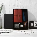 Vintage-Schreibfeder- und geprägtes Leder-Notizbuch-Geschenkset in eleganter Box - Dunkelblaues Feder Set