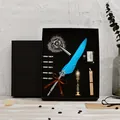 Vintage Kalligraphie-Set mit blauer Feder, Tintenfass und Siegelstempel in Geschenkbox - Seeblau (SP041011)