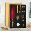Set regalo penna piuma vintage con polvere d'oro, inchiostro e ceralacca inclusi. - Serie con Spruzzi d'Oro (SP094906) / Rosso Vino con Spruzzi d'Oro