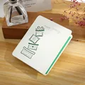 Biglietto d'auguri bianco creativo con disegno regalo traforato verde - Biglietto Regalo (GA150) / Bianco perla