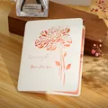 Elegante biglietto d'auguri bianco con raffinato intaglio a rosa e finitura perlata - Biglietto Rosa (GA148) / Bianco perla