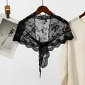 Schwarzes besticktes Spitzen-Dreieckstuch mit eleganten Wellenkanten am Kleiderbügel - SJJ122 Style / 134x47cm / Schwarz