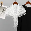 Eleganter weißer Spitzen-Dreiecksschal mit floraler Stickerei und Fransenbesatz - SJJ119-2 Stil / Weiß