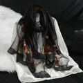 Elegante zwarte lange organza sjaal met de fijne oranje geborduurde bloemdetails - 190x70cm / Zwart