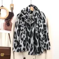 Bufanda de leopardo gris y negra en imitación de cachemira con elegantes flecos - Estampado de Leopardo Gris Blanco Negro