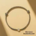 Bracelet tressé main vert brume de montagne avec jade Hetian naturel et perles dorées. - Vert de Montagne