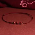 Pulsera tradicional de hilo rojo con cuentas de cinabrio de la suerte - Tobillera Rojo Vino