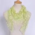 Écharpe triangle élégante en dentelle florale vert clair aux détails ajourés - Vert Clair
