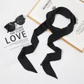 Vue détaillée d'un foulard en soie noir étroit utilisé comme ruban à cheveux ou pour sac chic - 1# Noir / 200-5cm
