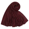 Primo piano di sciarpa in jersey di cotone bordeaux con dettaglio della trama del tessuto - 180-80cm / Rosso Vino Scuro