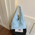 Modische hellblaue Nylon-Einkaufstasche im koreanischen Stil mit Blumenstickerei - Einheitsgröße / Blau