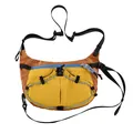 Sportliche Outdoor-Umhängetasche im Color-Block-Design aus orangefarbenem und gelbem Nylon - Gelb