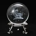 Bola de cristal transparente con grabado de unicornio 3D láser en soporte plateado - Unicornio luna creciente (Soporte plateado)