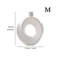 Minimalistische weiße Keramikvase in Donut-Form Größe M moderne Deko 20.5 cm hoch - Weißer Buchstabe M