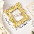Cadre photo doré vintage orné pour photographie de bijoux et décoration luxe - A85 props-gold