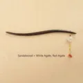 Vintage Sandelholz-Haarnadel mit elegantem Quastenanhänger aus weißem und rotem Achat - Sandelholz Weißer Achat Friedensschnalle Haarstab