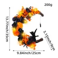 Halloween maan krans met zwarte kat, oranje bloemen en sfeervolle LED-verlichting - Maan Kat (J2-27) / 25x8x35cm / Oranje Zwart