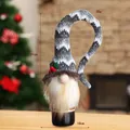 Funda de punto para botella de vino de gnomo navideño para decoración de mesa festiva - Gris