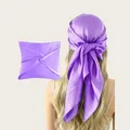 Detail eines lila Satin-Kopftuchs, das als modische Kopfbedeckung für Damen getragen wird - 90cm Packung / Lavendelviolett (SD90cm-14#)