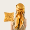 Rückansicht eines goldenen Satin-Kopftuchs auf blondem Haar mit Texturdetails - 90cm Packung / Goldgelb (SD90cm-11#)