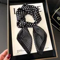 Klassieke zwart-wit gestippelde zijden vierkante sjaal voor chique dames mode stijl - Fijne Stippen 70 Vierkante Sjaal / Zwart