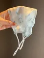 Masque en maille à imprimé floral d'été avec boucles d'oreilles blanches réglables soleil - Taille unique / Muguet Bleu