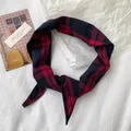 Sciarpa a triangolo vintage a quadri rossi e neri per donna come foulard moda - 26x87cm / Quadri Rossi