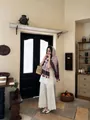Elegant floral printed silk scarf with tassels in vintage Maillard style for women - 180cm / Navy Pink Floral