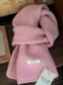 Rosa Strickschal aus 100% australischer Wolle mit handgefertigtem Markenetikett - Mittellanger Stil / Rosa
