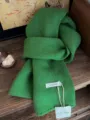 Premium grüner Strickschal aus 100 % reiner Wolle für Damen im Winter mit weicher Textur - Mittellanger Stil / Grün
