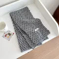 Bufanda de invierno gruesa de punto gris con patrón de ochos y textura suave y cálida - 160*18cm / Gris