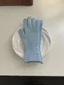 Elegant light blue ribbed knitted winter gloves with small silver decorative brand tag - Gloves-sky blue